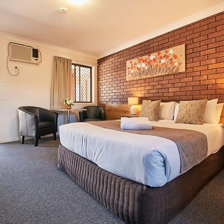 توومبا Ruthven Street Motor Inn المظهر الخارجي الصورة