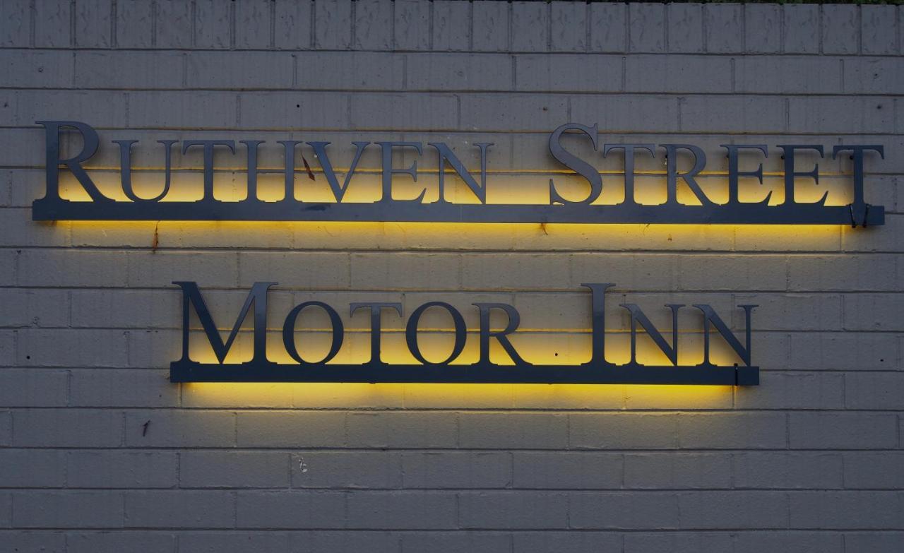 توومبا Ruthven Street Motor Inn المظهر الخارجي الصورة