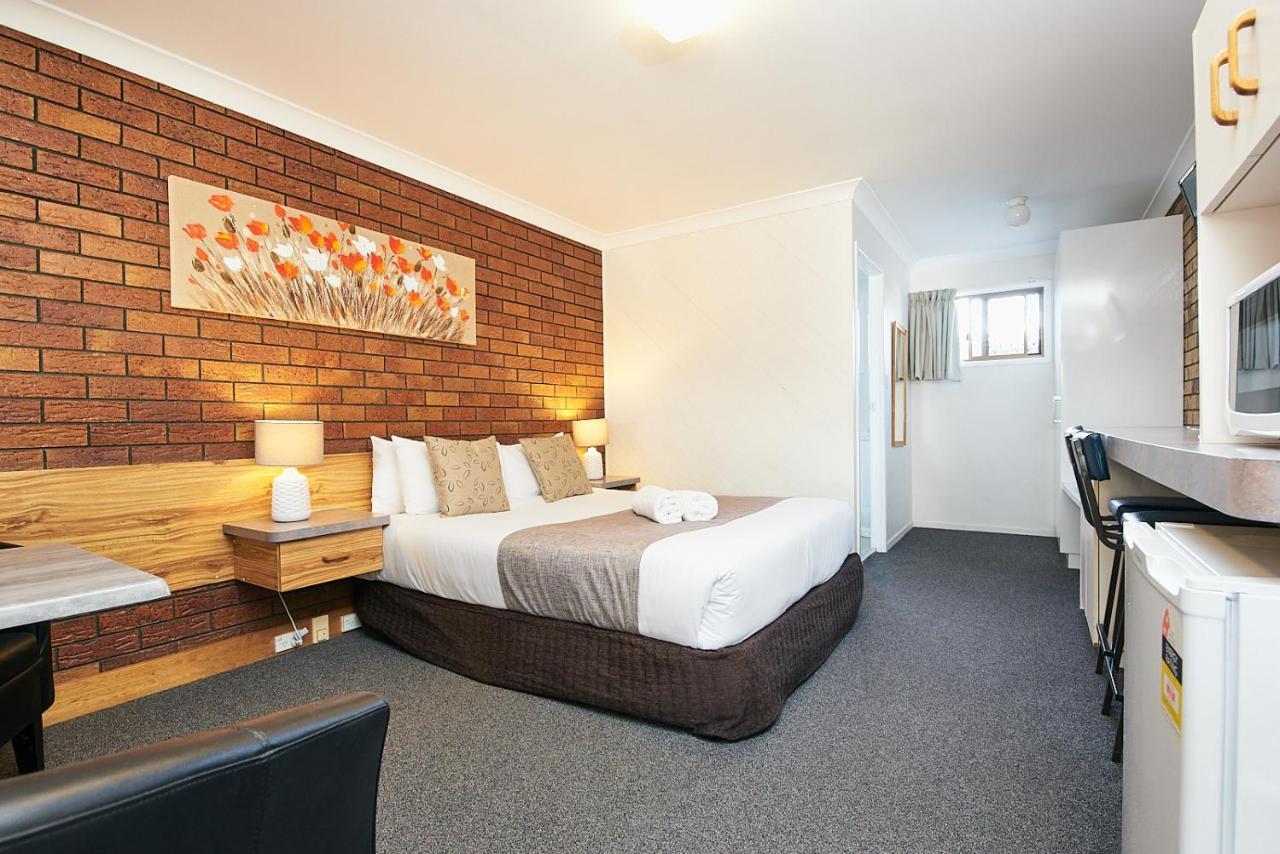 توومبا Ruthven Street Motor Inn المظهر الخارجي الصورة
