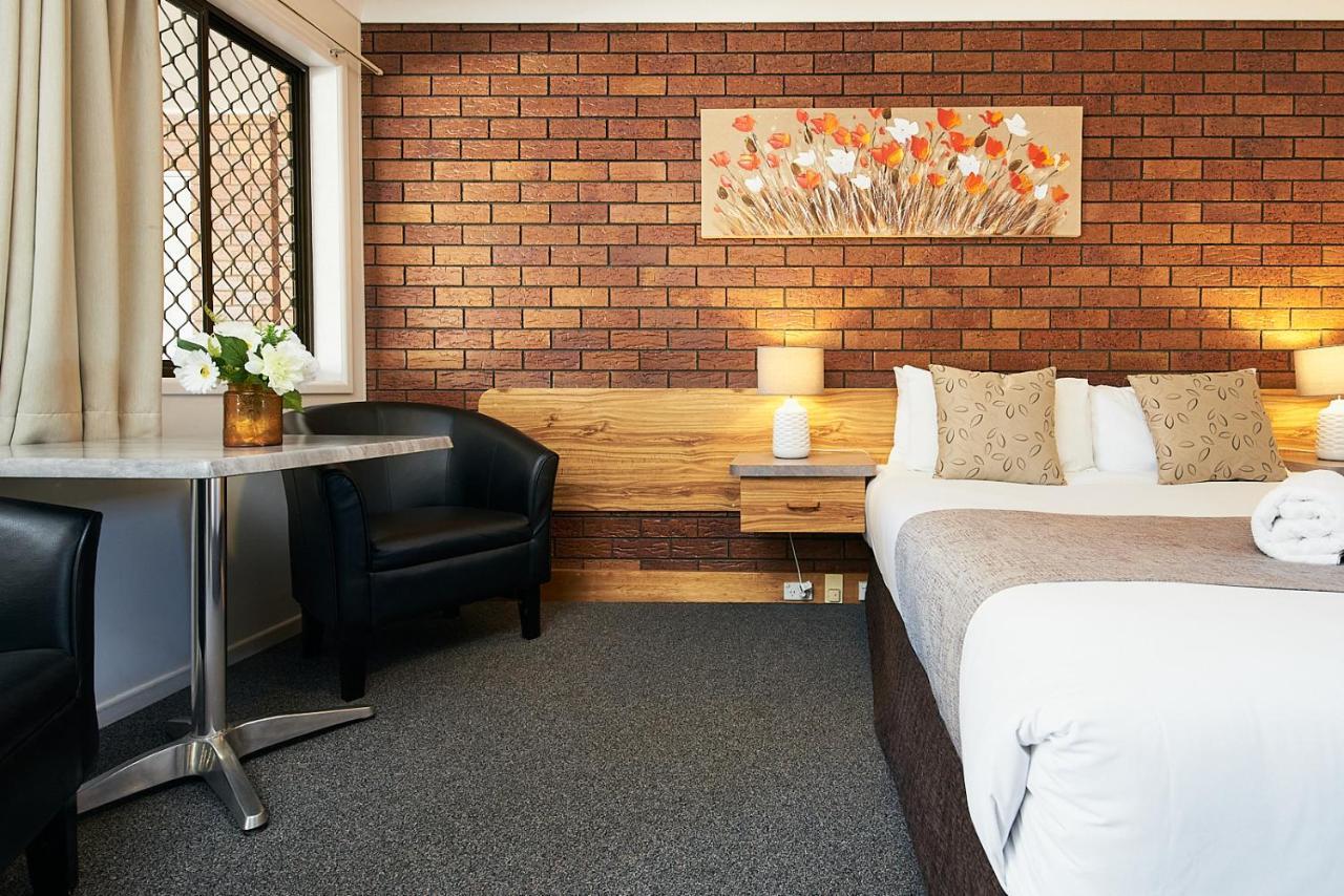 توومبا Ruthven Street Motor Inn المظهر الخارجي الصورة