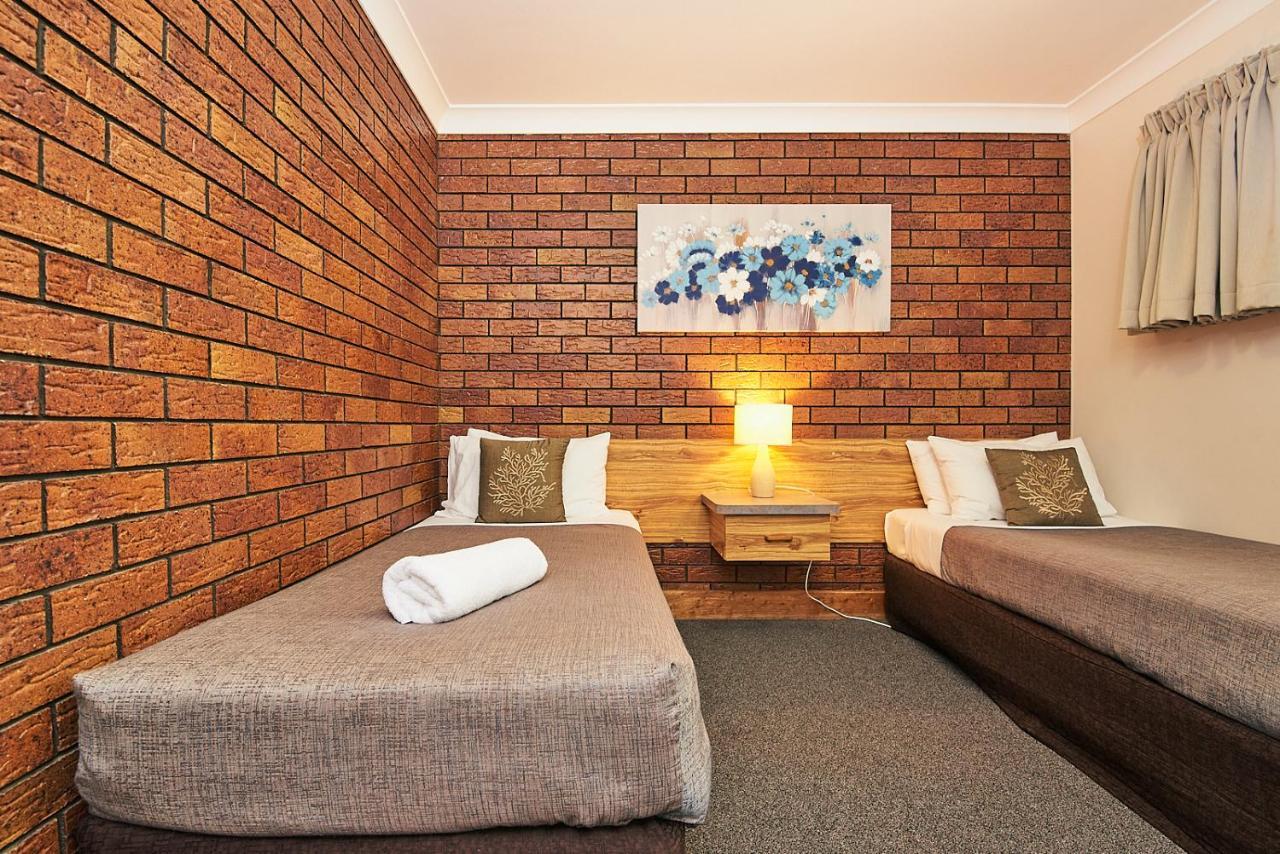 توومبا Ruthven Street Motor Inn المظهر الخارجي الصورة