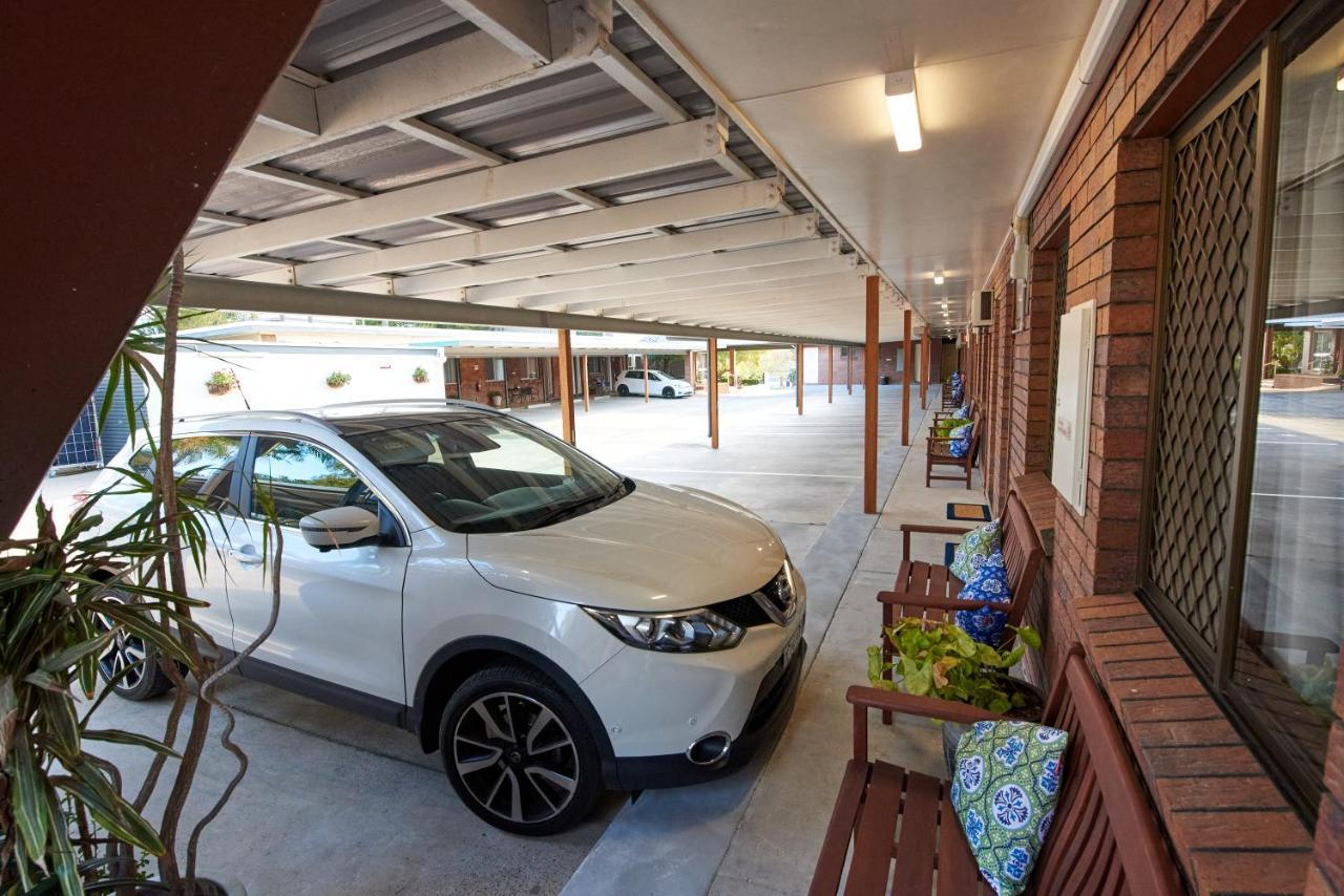 توومبا Ruthven Street Motor Inn المظهر الخارجي الصورة