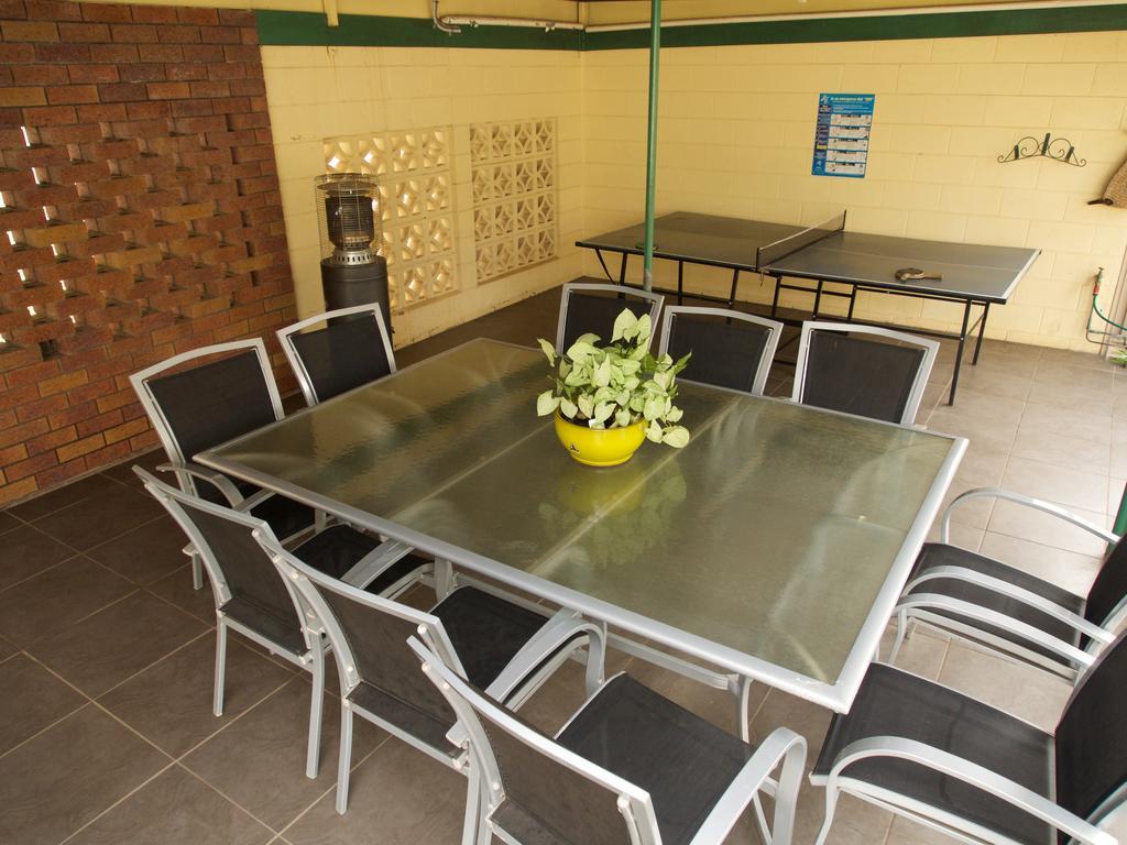توومبا Ruthven Street Motor Inn المظهر الخارجي الصورة