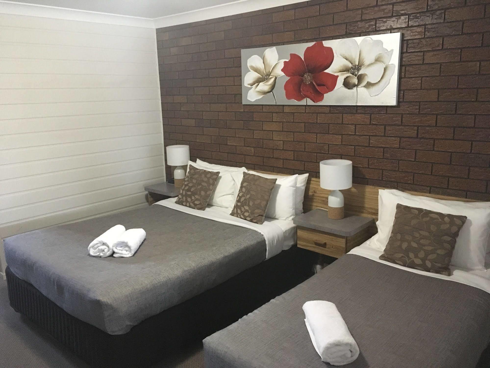 توومبا Ruthven Street Motor Inn المظهر الخارجي الصورة