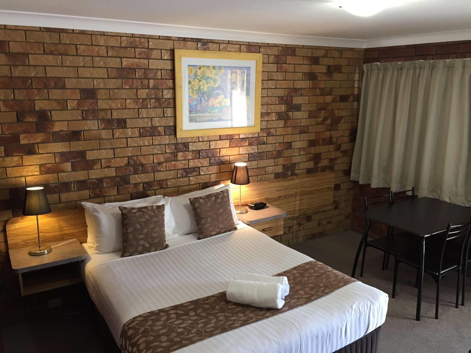 توومبا Ruthven Street Motor Inn المظهر الخارجي الصورة