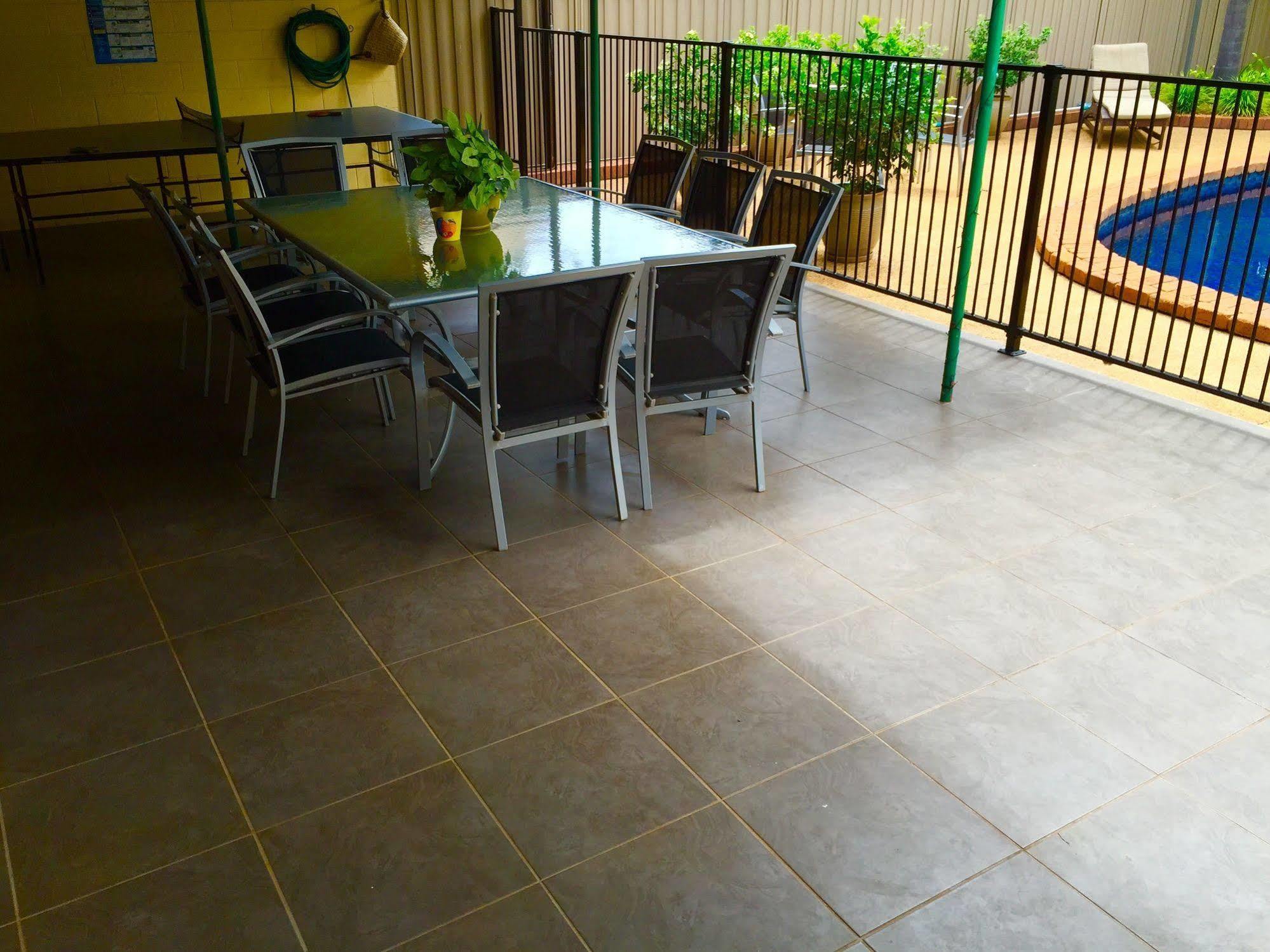 توومبا Ruthven Street Motor Inn المظهر الخارجي الصورة